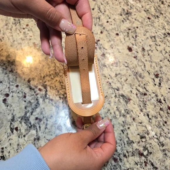 Authentic Louis Vuitton Leather Bag Tag - Picture 3 of 4